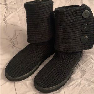 Black knit UGGS